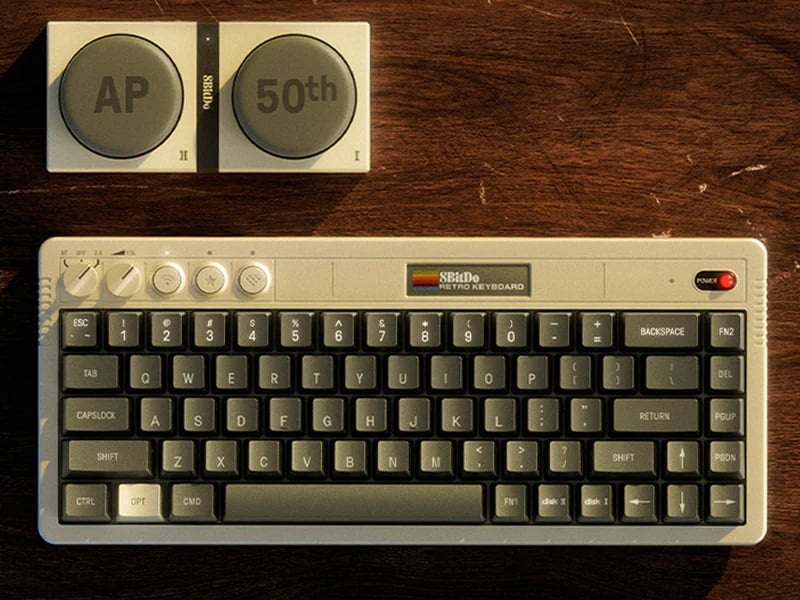 Teclado Retro 68 AP50th Edición Limitada de 8BitDo con Dual Super Buttons