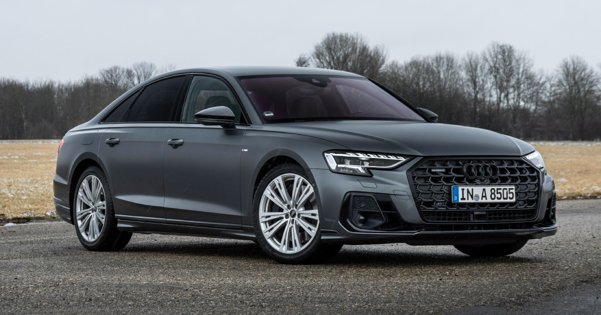 Vista frontal del Audi A8