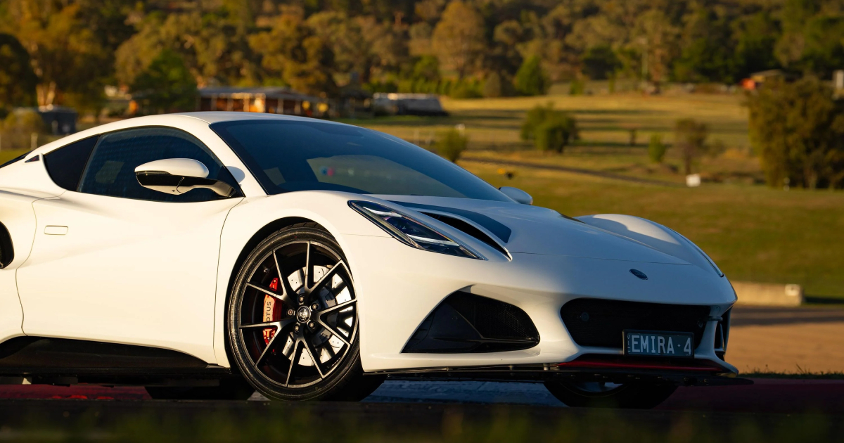 Primer Plano del Lotus Emira Turbo Bathurst Edition