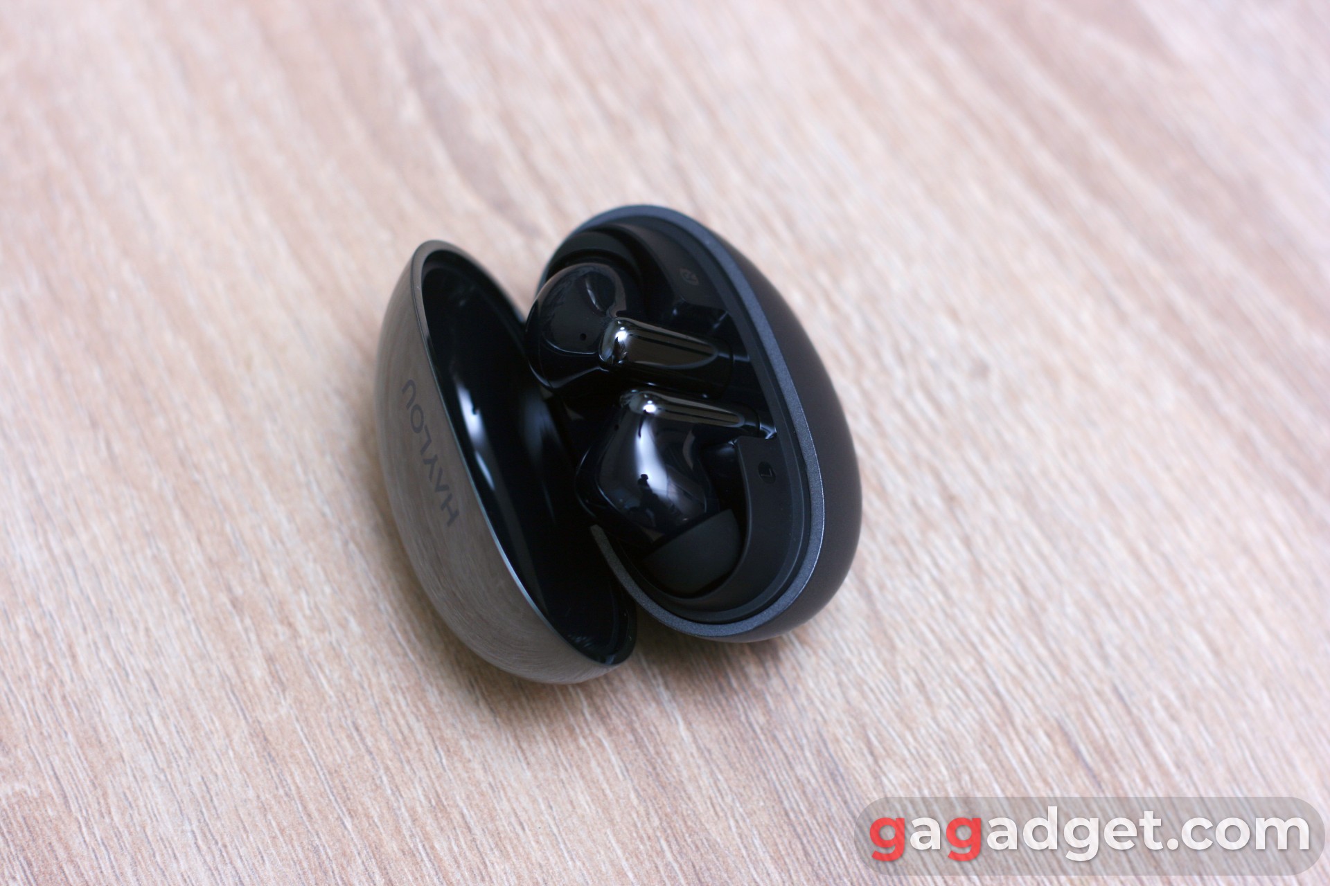 Haylou FlowBuds N55 en estado abierto