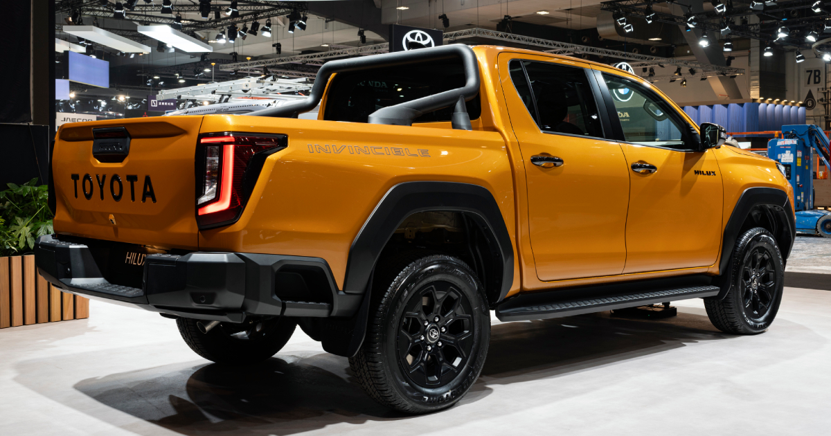 Toyota Hilux 2026 - vista trasera del híbrido
