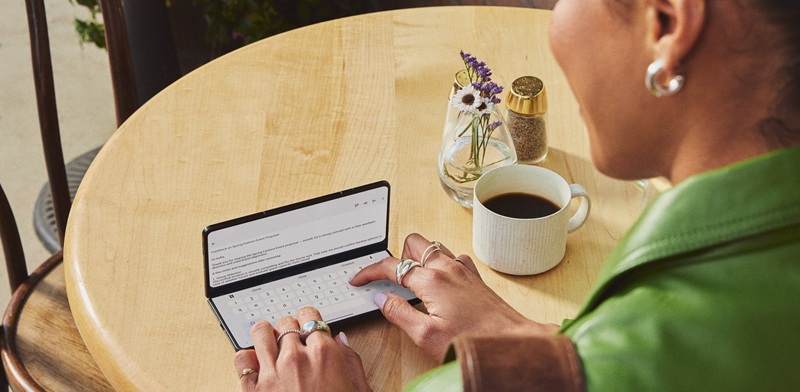 Apariencia del Motorola Razr Fold en modo tableta