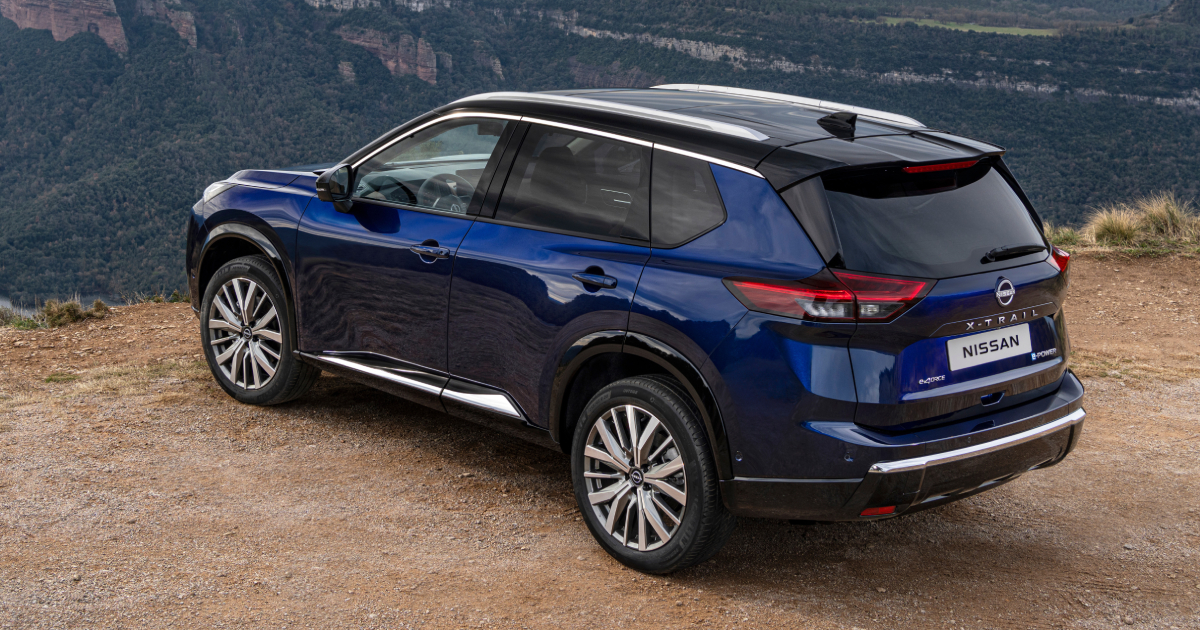 Parte frontal del Nissan X-Trail del año modelo 2026