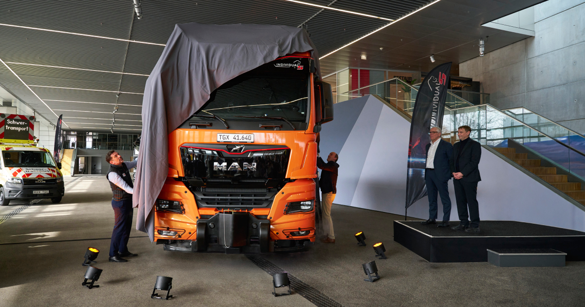 Camión MAN TGX en la carretera