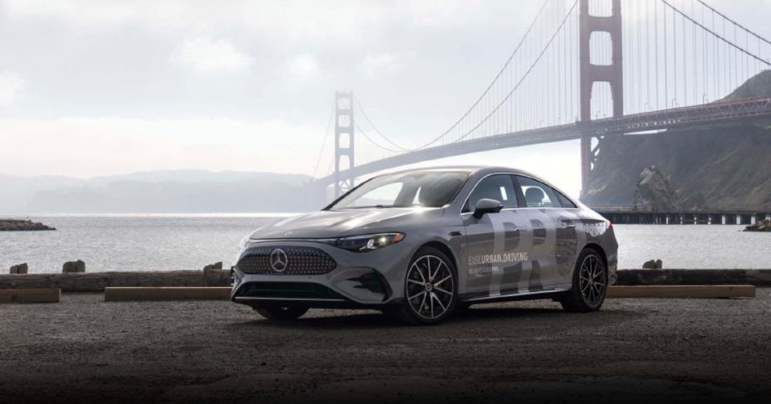 El nuevo Mercedes-Benz CLA en San Francisco. Foto: Mercedes-Benz