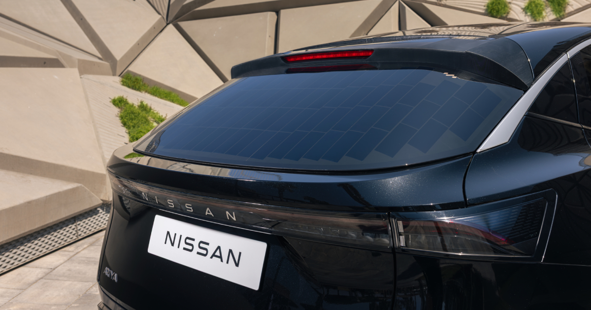 Coche conceptual Nissan Ariya con paneles solares